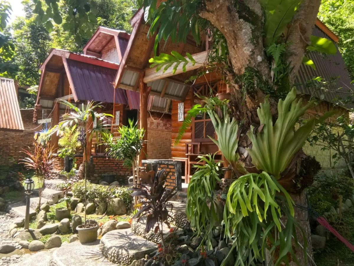 Lucky Bamboo'Bungalows-Resto And Orangutan Jungle Trekking Tours Bukit Lawang Exterior photo